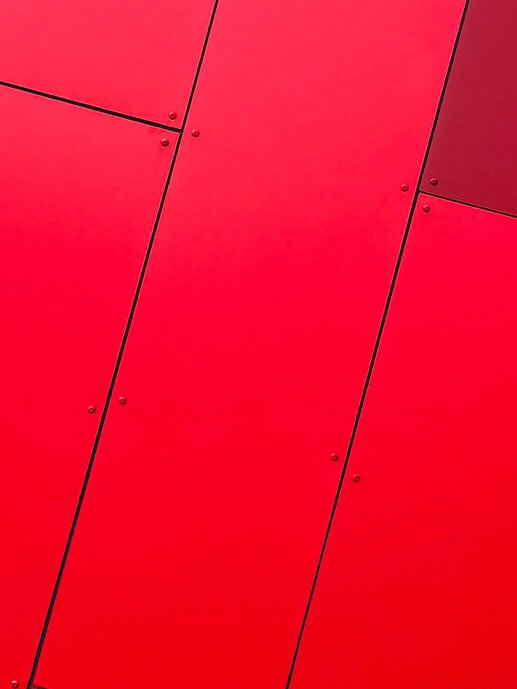 Babel Big Data Banco Santander. Detalle de una teja en color rojo
