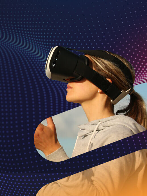 Cartel con mujer con gafas de realidad virtual