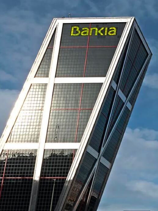 Babel Banca Bankia. Imagem de uma das torres Kio em Madrid