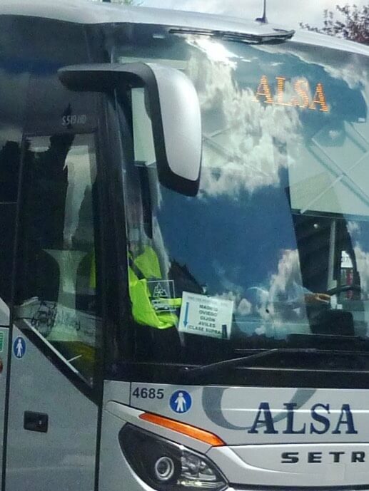 Babel Transportes Alsa. Detalhe da cabeça de um autocarro da Alsa.