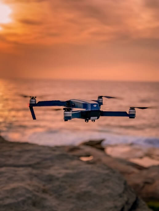 Babel Transportes ENAIRE. Un dron en la playa