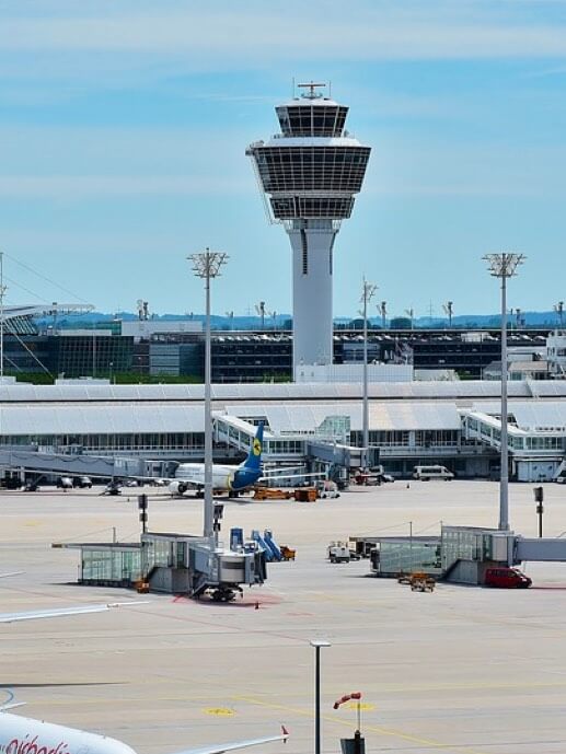 Babel Transports ENAIRE.  Airport runway